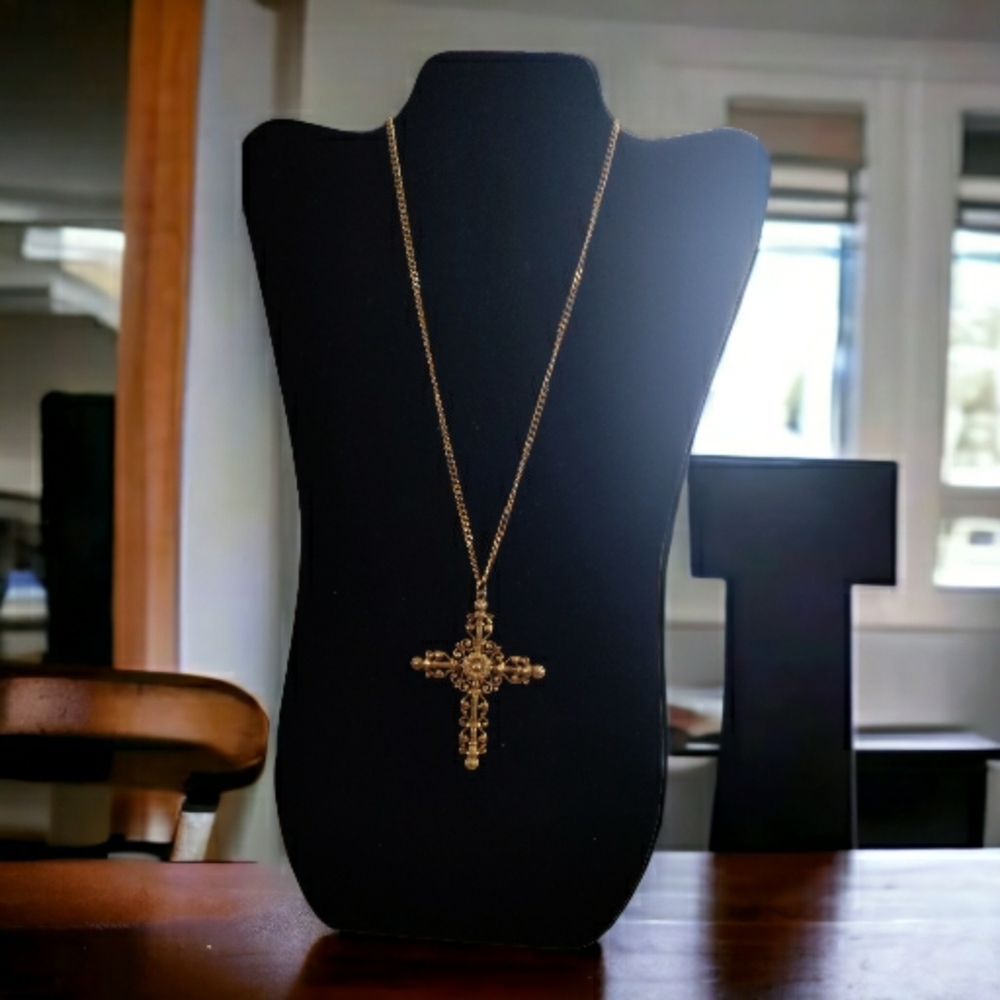 Filigree Art Cross Pendant Necklace